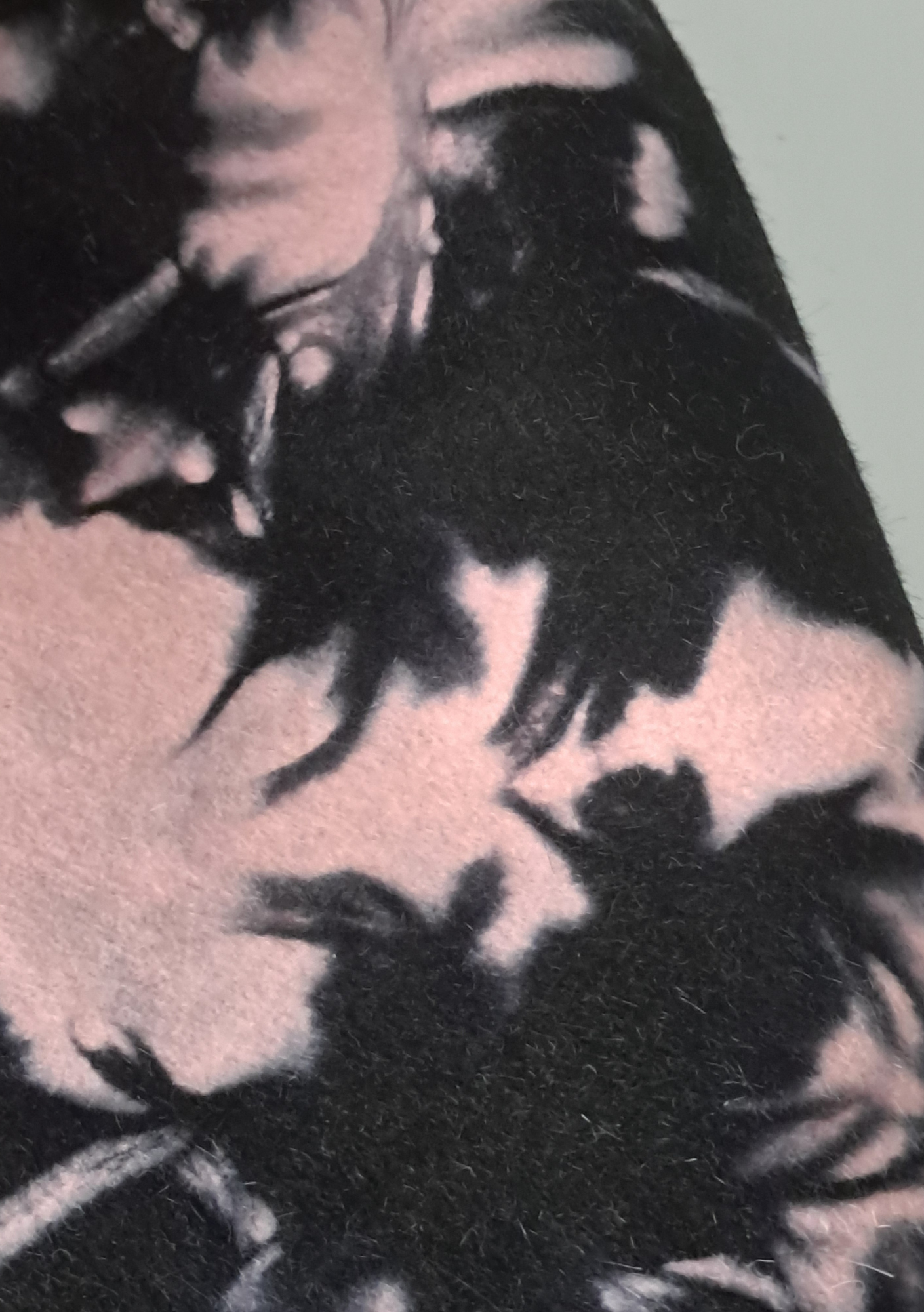 Premium Kaninchenhaarfilz-Conus – Handgefertigte Batik-Optik für Modisten & Hutmacher