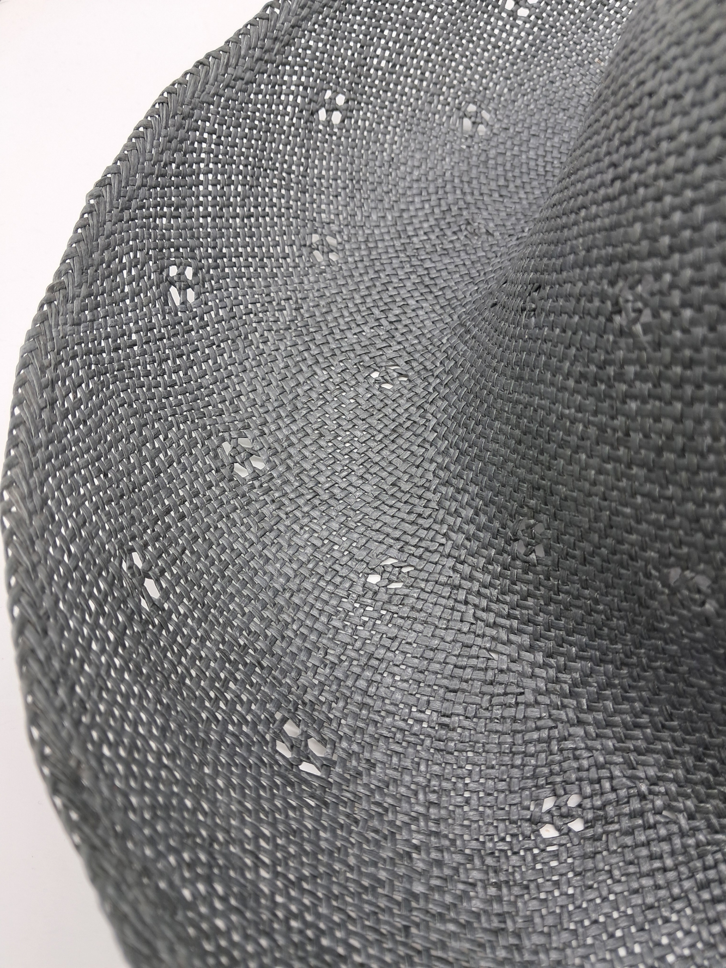 Fancy Toyo Paper Capeline in Dunkelgrau – Flexibler Hutrohling für kreative Designs