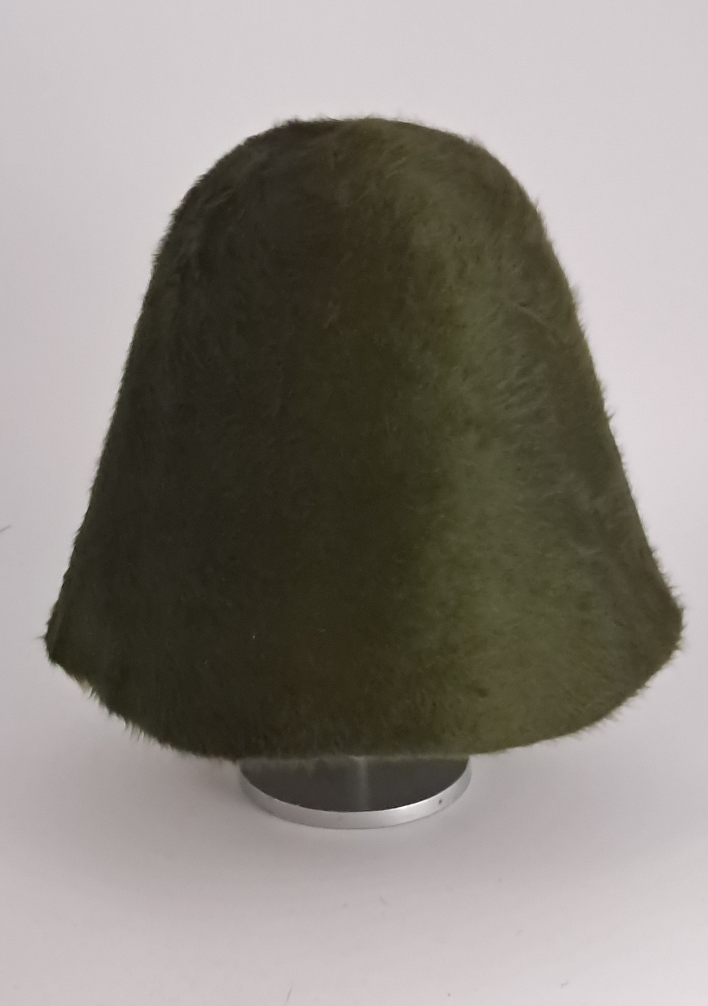 Vintage Melusinefilz Conus Grün – Seltener Hutrohling aus alten Beständen für Modisten & Hutmacher